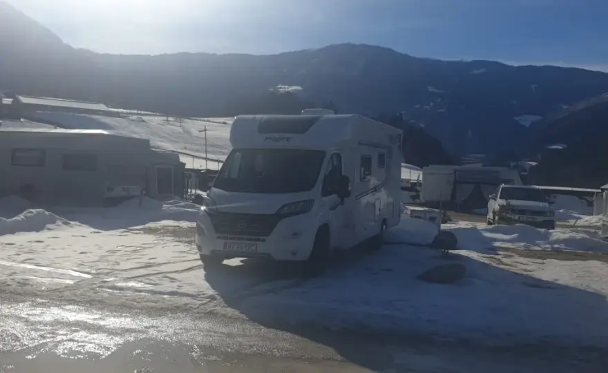 Camping całoroczny - jak wybrać dobre miejsce na zimę?